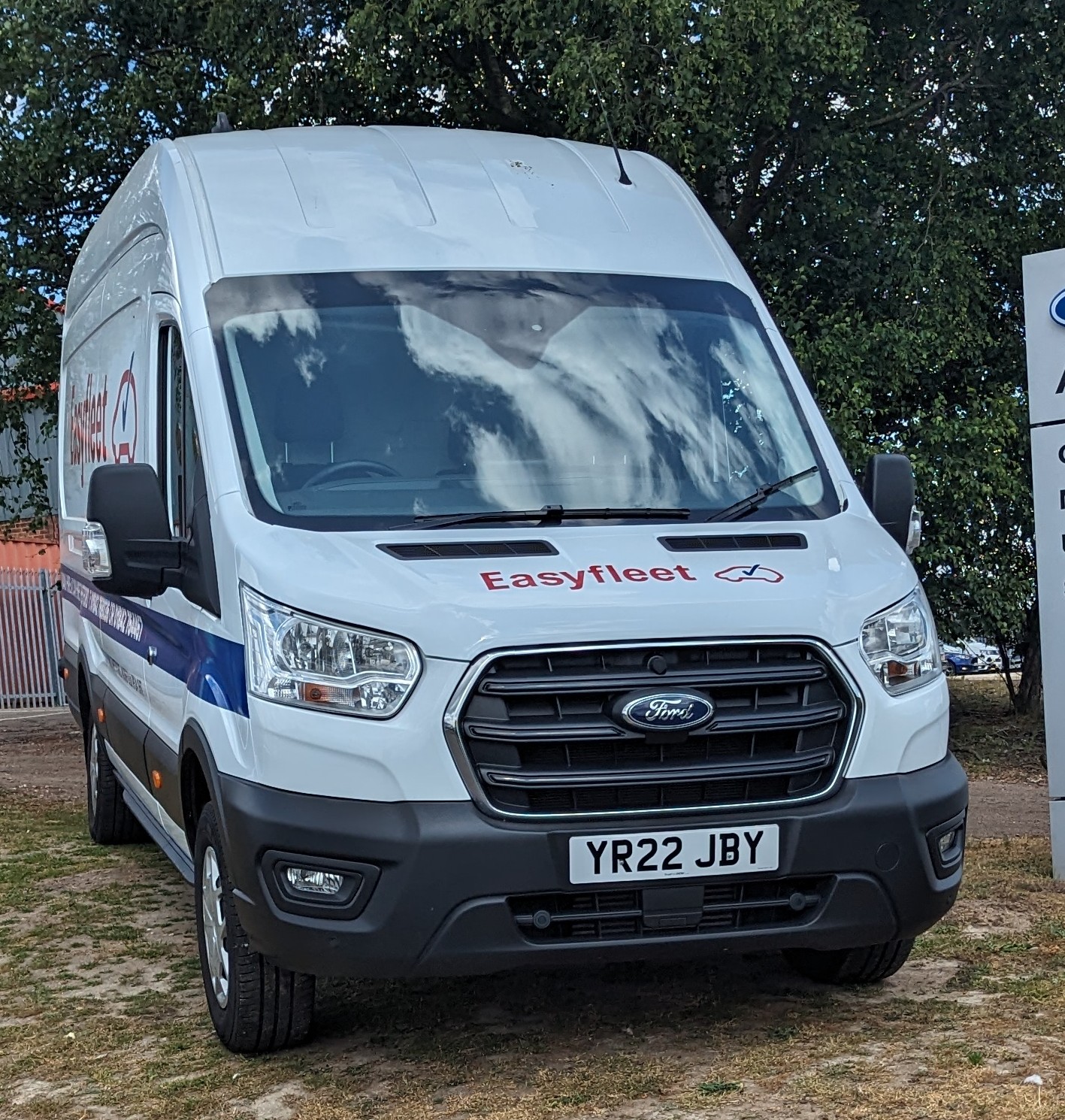 Ford Transit, offizielle Außenansicht schräg von vorn