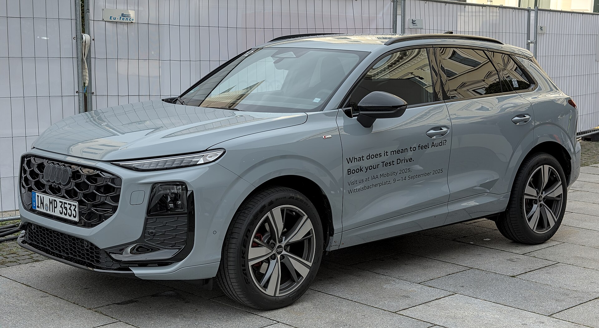 Audi Q3 model-family reference image; exact generation and market require document confirmation