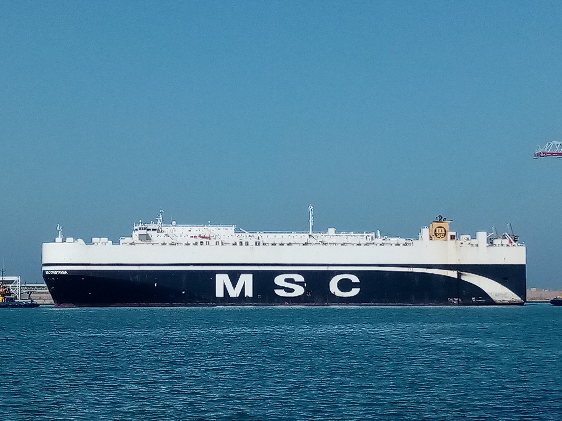 Le navire roulier MSC Cristiana photographié dans un port maritime
