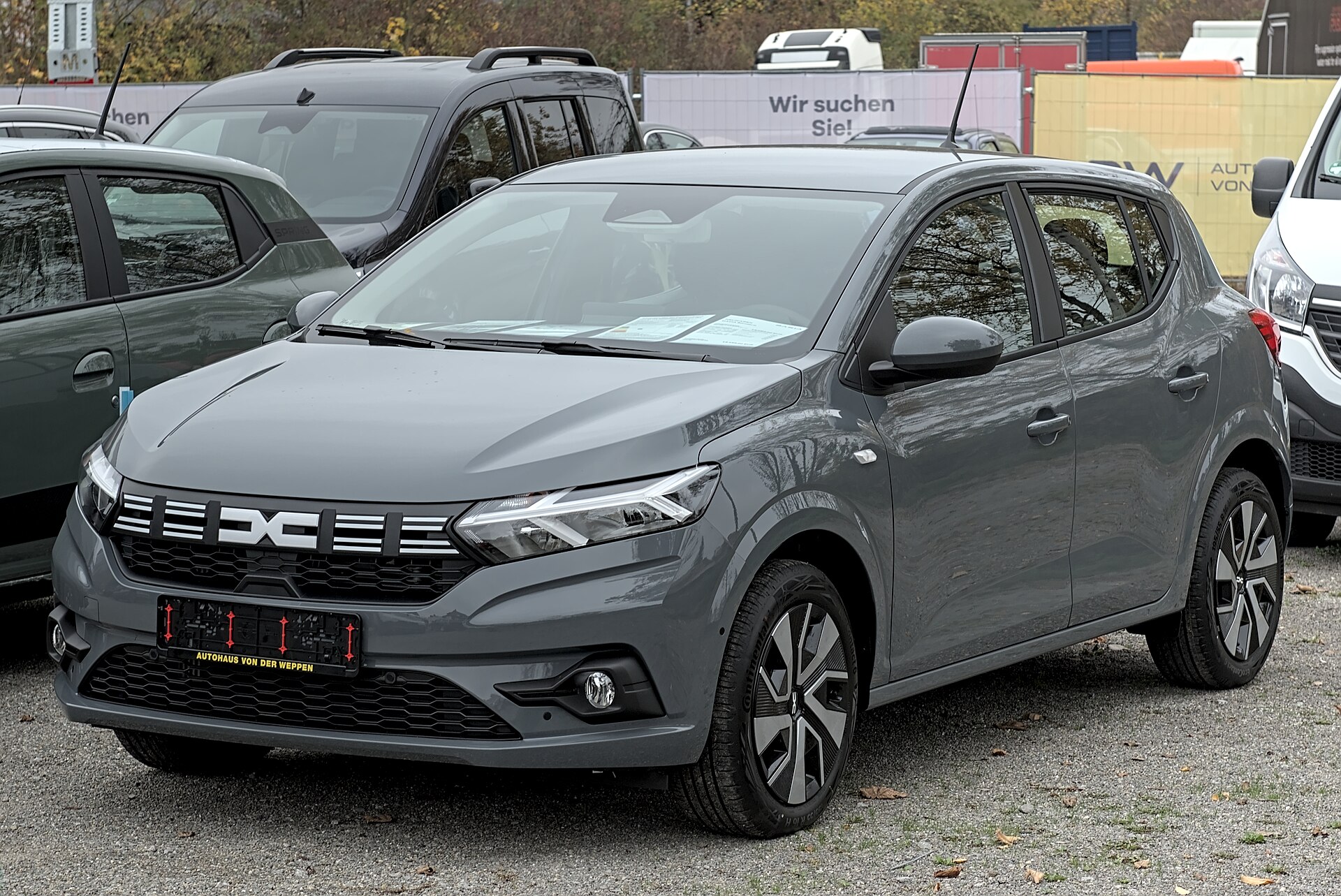 Dacia Sandero, official front three-quarter exterior