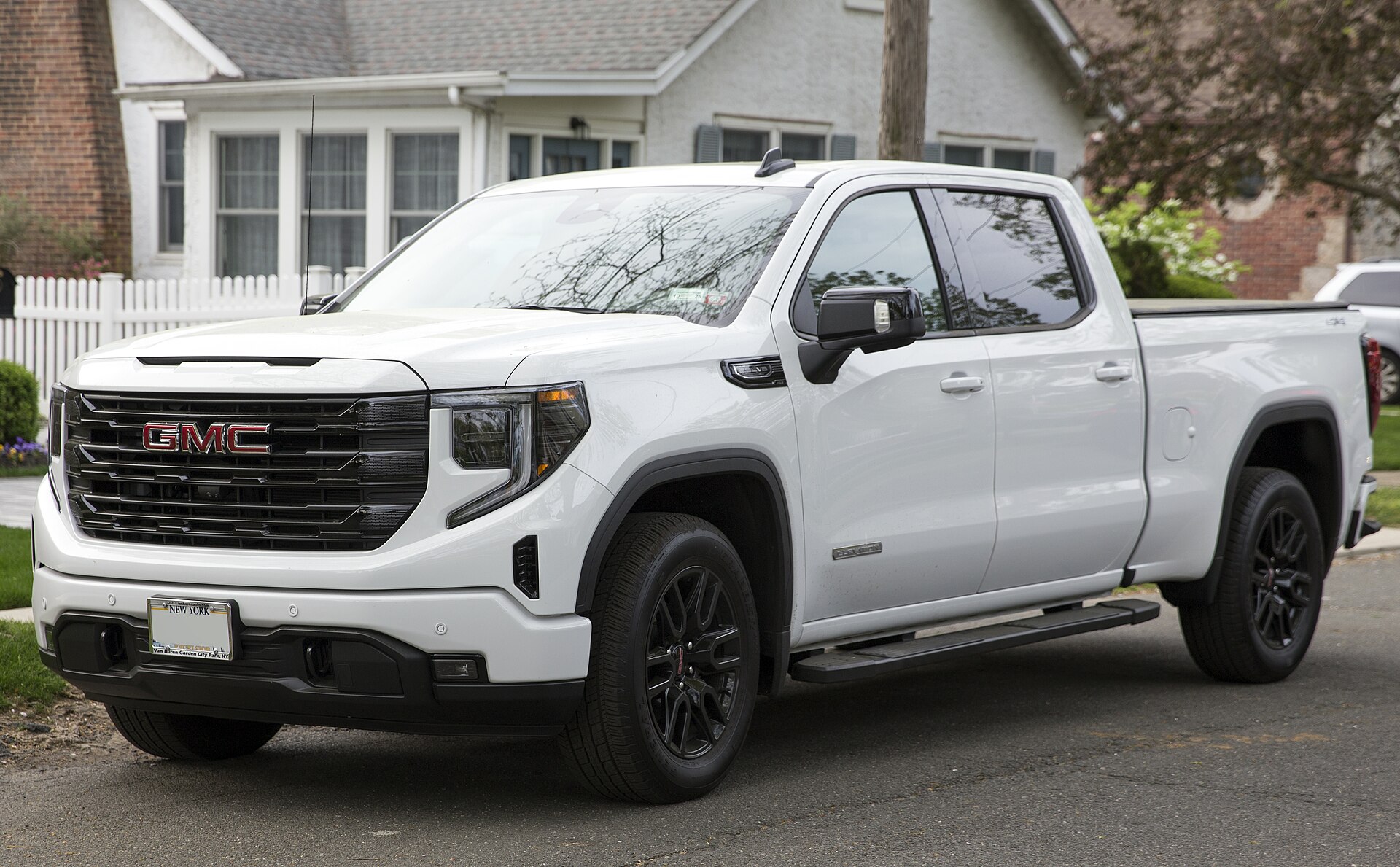 2026 GMC Sierra 1500 official front three-quarter exterior