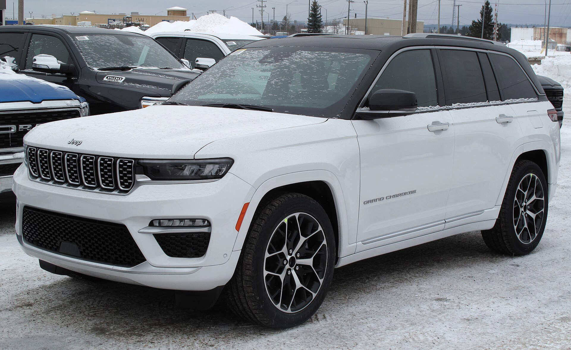 Refreshed 2026 Jeep Grand Cherokee two-row SUV in a front three-quarter exterior view