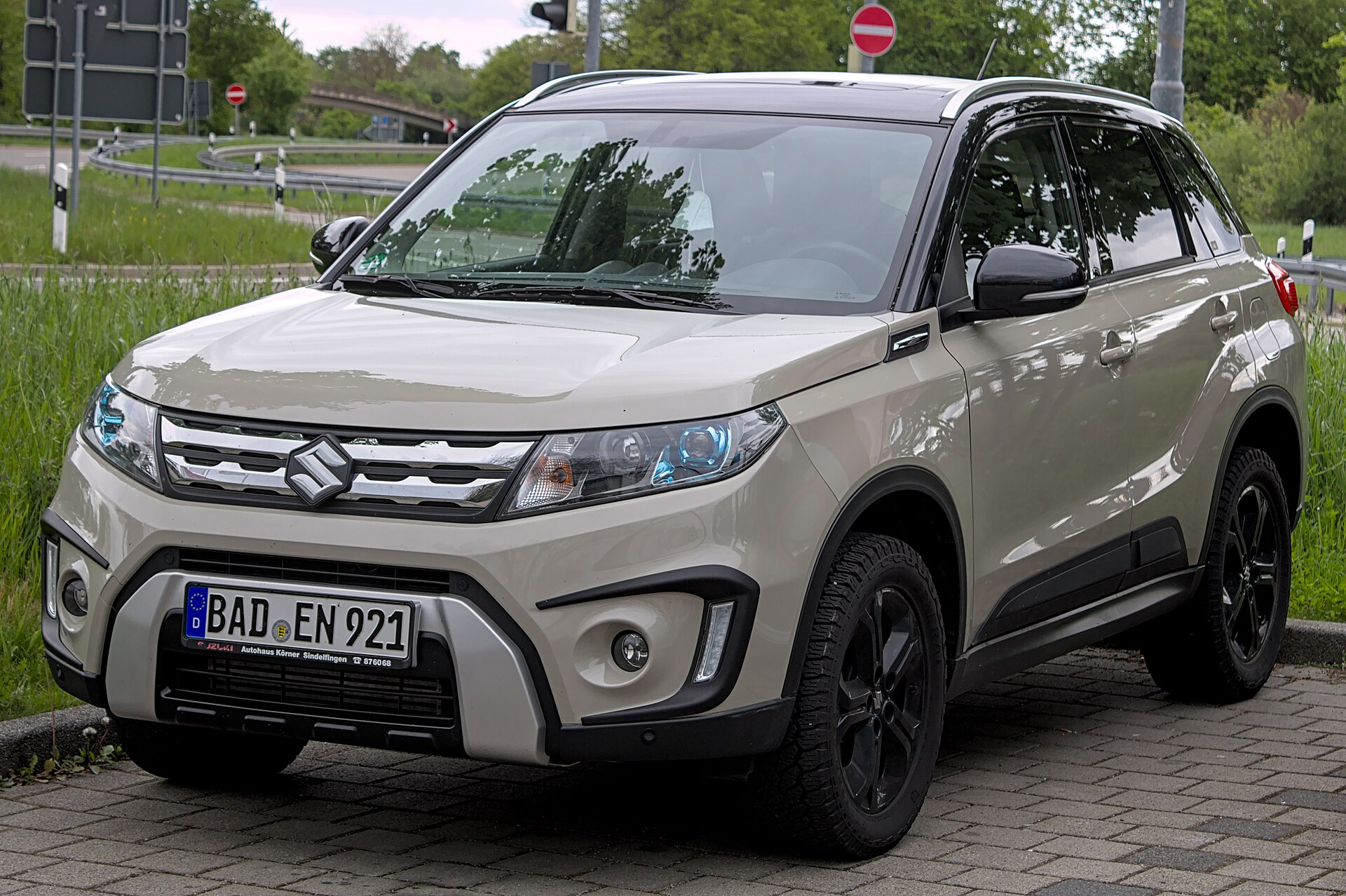Suzuki Vitara official exterior front three-quarter view for export research