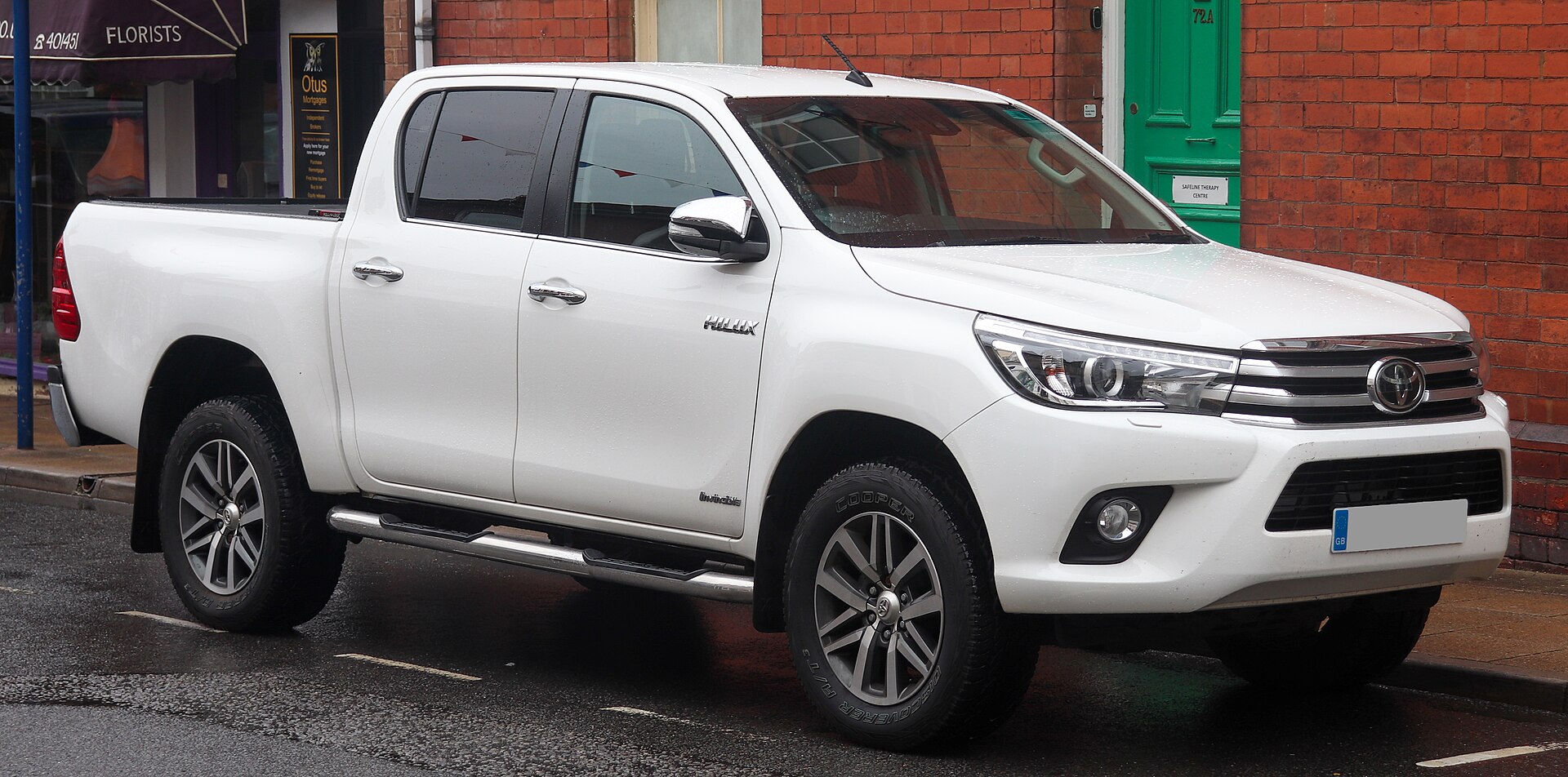 Toyota HiLux 2026 official exterior front three-quarter view